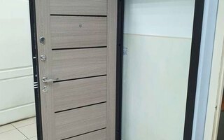 стальная дверь с терморазрывом в открытом виде